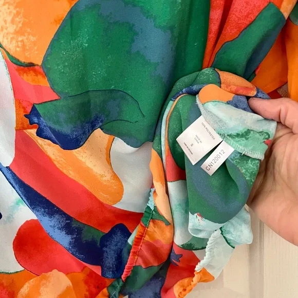 🔥NWOT🔥 Classy, Elegant Lightweight Fun Colors Wide Sleeves Top - Picture 8 of 9